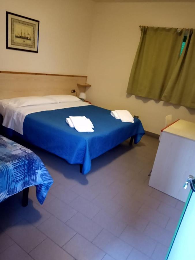 Hotel Lupo Di Mare Марина-ди- Кастаньето Экстерьер фото