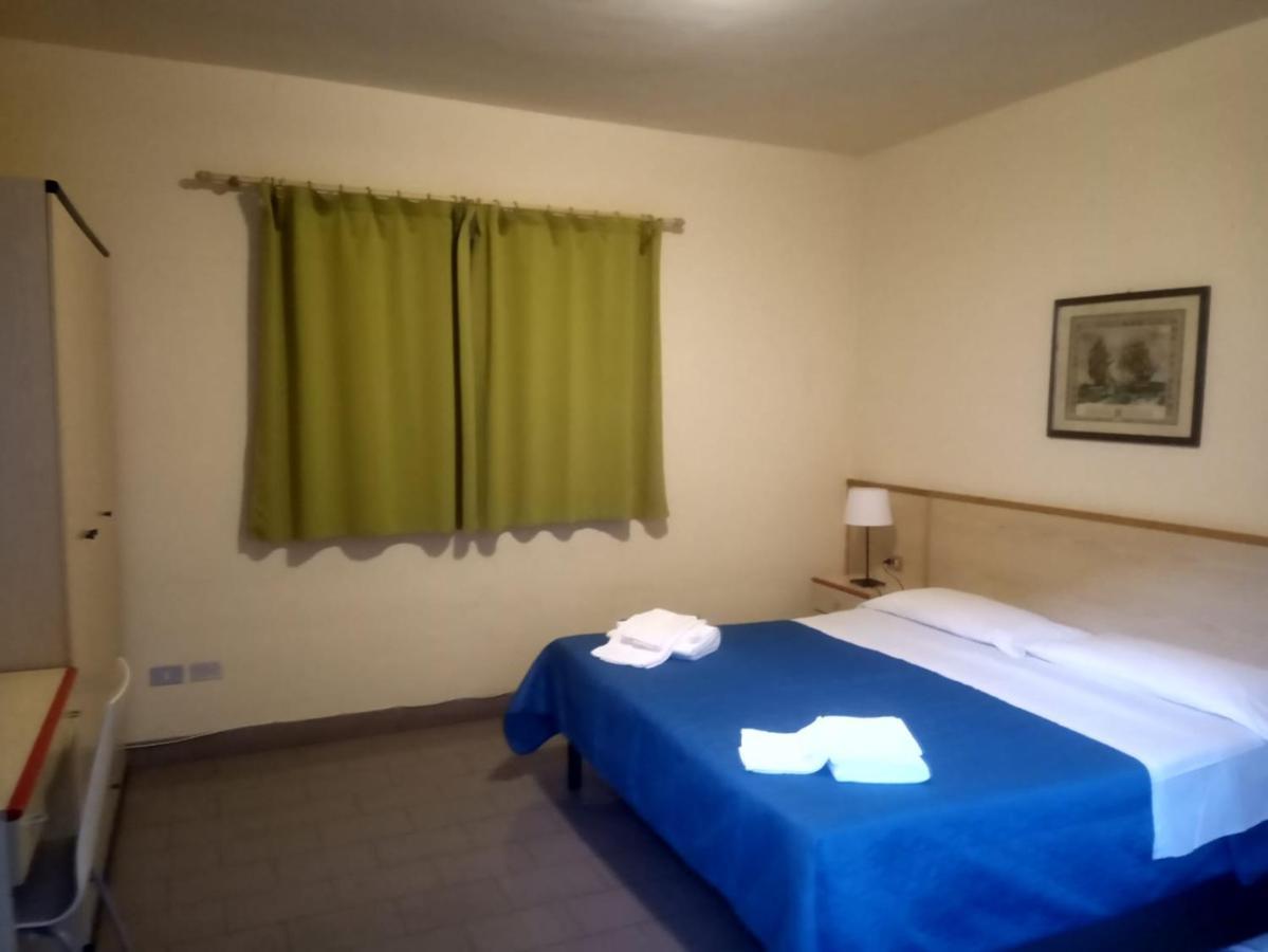 Hotel Lupo Di Mare Марина-ди- Кастаньето Экстерьер фото